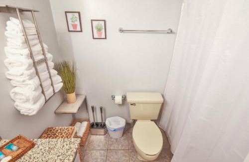 Fort Walton Beach Apartment | Beautiful Condo-Studio in Fort Walton Beach