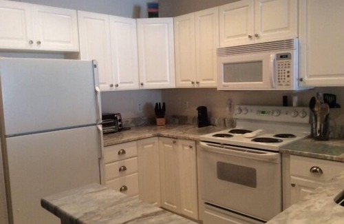 North Myrtle Beach Condo | Beautiful Condo with Easy Access to the Beach and a Peekaboo Oceanview!