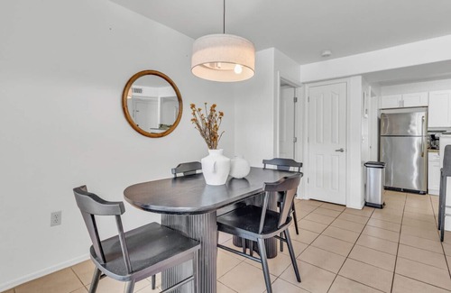 Tucson Condo | Beautiful condo with pool