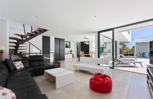 Anglet House | Beautiful contemporary villa with swimming pool facing the golf of Biarrirz