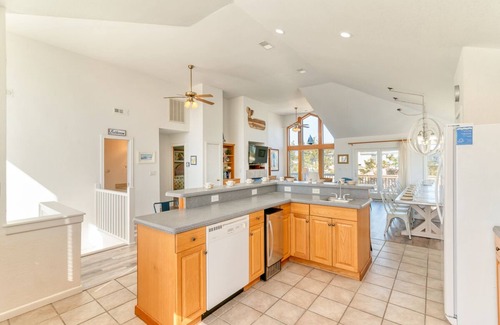 Currituck County House | Beautiful Corolla home with a pool and a hot tub just a short walk to the beach!