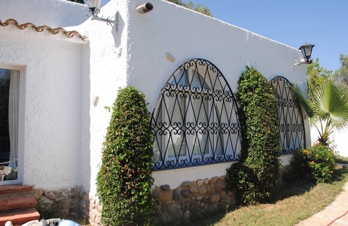 Miami Platja House | Beautiful cottage right on the beach