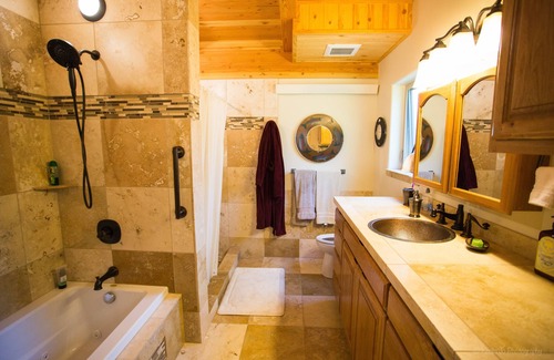 Livingston Cottage | Beautiful cottage on Yellowstone River with private fishing access
