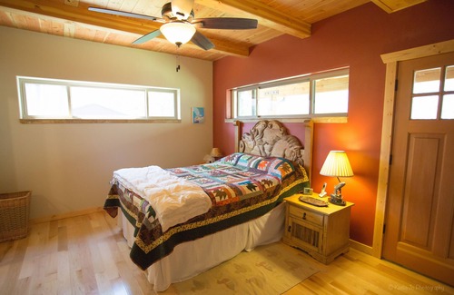 Livingston Cottage | Beautiful cottage on Yellowstone River with private fishing access