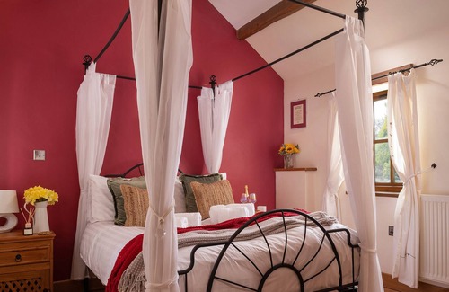 St George Cottage | Beautiful Countryside Cottage in Coastal Town