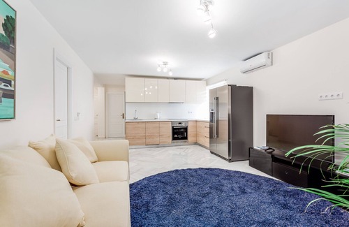 Elviria Apartment | Beautiful, cozy and bright 4 bed apartment