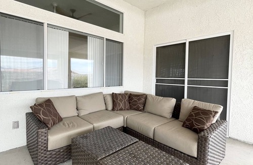 Sunridge Estates House | Beautiful, cozy home minutes from Laughlin and the river!