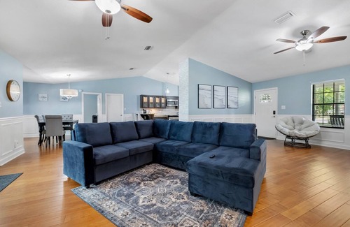 Tallahassee House | Beautiful Cozy Pool Oasis, 3/2 Heated Pool Home, Fenced, Pet Friendly, King Bed
