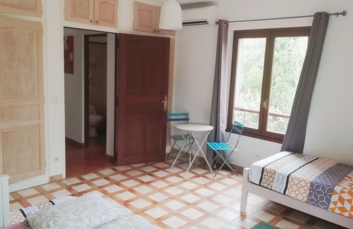 Montarnaud Villa | Beautiful craftsman's house with exceptional view