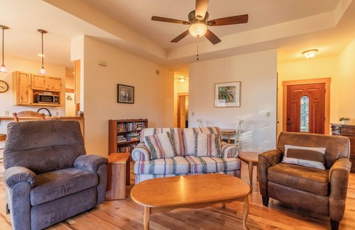 Haw Creek House | Beautiful Craftsman Style home minutes to Downtown Asheville.