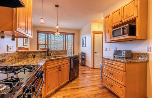 Haw Creek House | Beautiful Craftsman Style home minutes to Downtown Asheville.