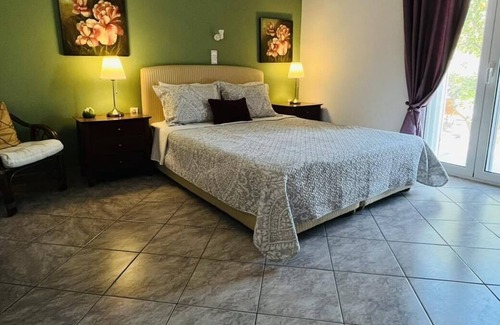Vryses Villa | Beautiful Cretan Villa w/private pool