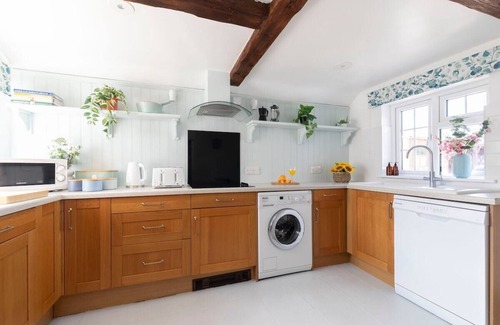 Hartpury House | Beautiful Danford House & Lodge with Hot Tub