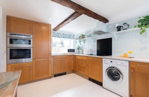 Hartpury House | Beautiful Danford House & Lodge with Hot Tub