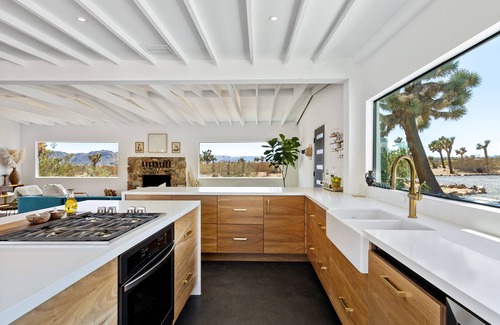 Yucca Valley House | Beautiful Desert home W/huge Pool & Hot Tub