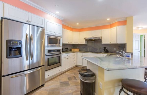 Old Orchard Beach Apartment | Beautiful Direct Ocean Front 2 bedroom w/private balcony