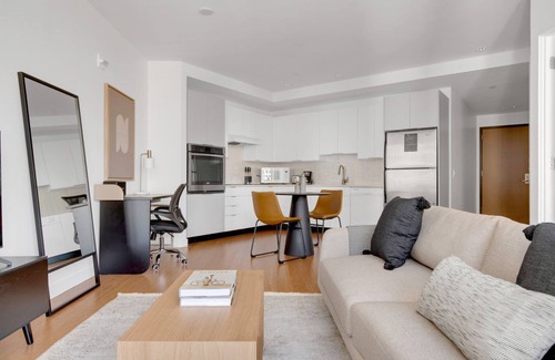 Chinatown Apartment | Beautiful Downtown 1BR w/Gym & W/D, near South Station, by Blueground