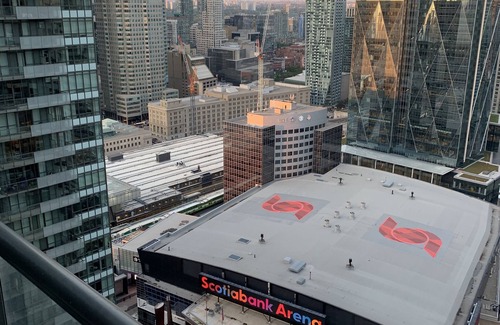 Downtown Toronto Condo | Beautiful Downtown Condo Overlooking Scotiabank Arena