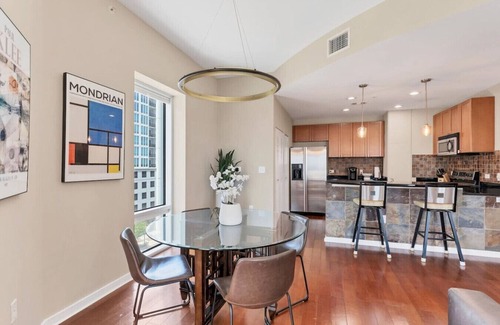 South Eola Condo | Beautiful Downtown Condo 1/1