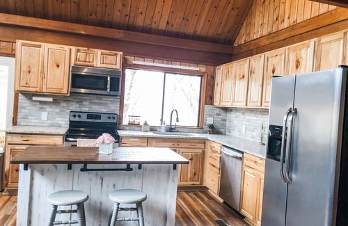 Walnut Mountain Cabin | Beautiful Ellijay Cabin