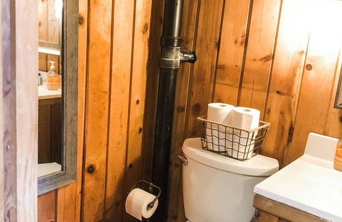 Walnut Mountain Cabin | Beautiful Ellijay Cabin