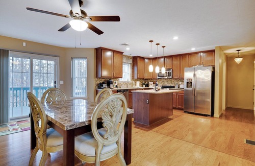 East Stroudsburg House | Beautiful Family Getaway in Blue Mountain Lake