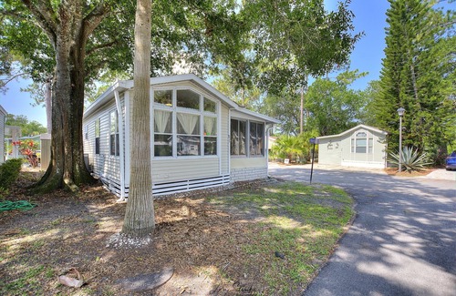 Kissimmee Cottage | Beautiful, family-friendly cottage just 4 miles from Disney World