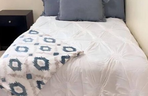 Iona Apartment | Beautiful Family Friendly Home!