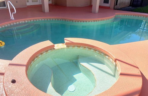Rural Estates House | Beautiful family home right in the heart of Naples