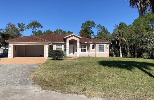 Rural Estates House | Beautiful family home right in the heart of Naples