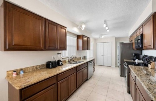 Largo House | Beautiful Family Pool House Heated Pool