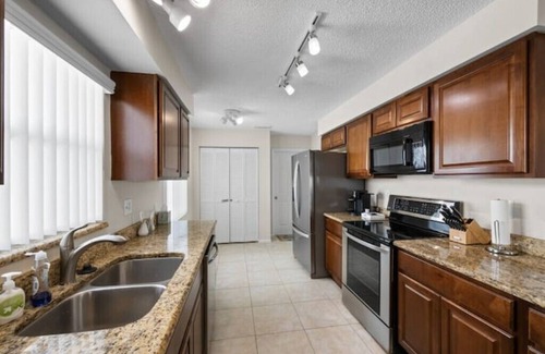 Largo House | Beautiful Family Pool House Heated Pool