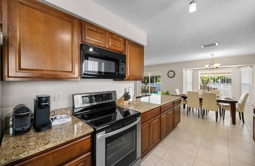 Largo House | Beautiful Family Pool House Heated Pool