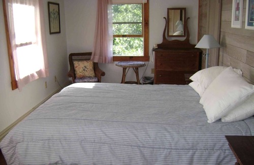 Mattapoisett House | Beautiful family summer home with private beach. Mattapoisett / Buzzards Bay