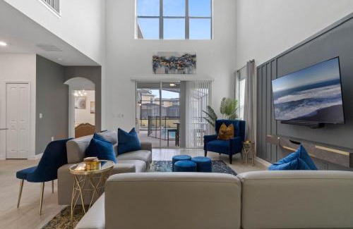 Kissimmee House | Beautiful Family Villa - Pool and Hot Tub - Near Disney World