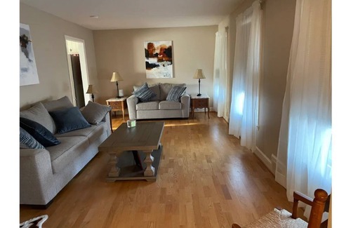Ferrum House | Beautiful Farm Stay with lots of views and picturesque scenery!