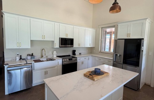 White Plains Other | Beautiful Farmhouse in charming White Plains