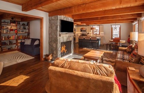 West Dover House | Beautiful farmhouse with sauna