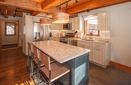 West Dover House | Beautiful farmhouse with sauna