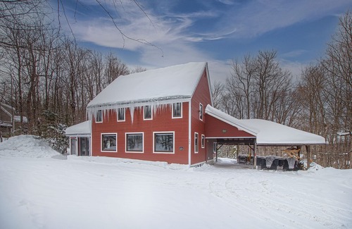 West Dover House | Beautiful farmhouse with sauna