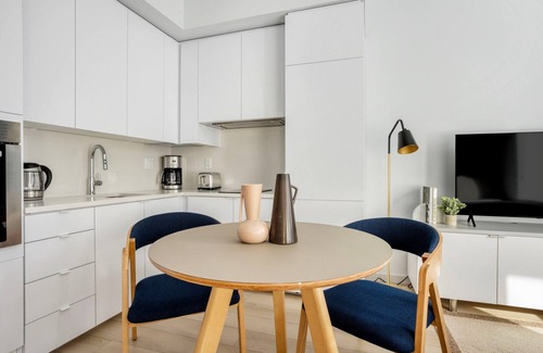 West Fens Apartment | Beautiful Fenway Studio w/Gym, nr Restaurants & Shops, by Blueground