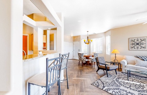 Rancho Vistoso Condo | Beautiful first-floor condo with pool, hot tub, & full kitchen - near hiking