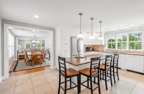 Dennis Port House | Beautiful five bedroom home with private swimming pool