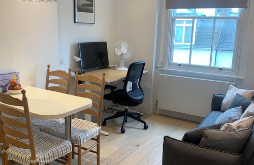 Campden Apartment | Beautiful flat on charming, quiet street, central Kensington/Notting Hill