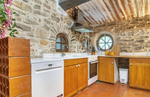 Flassans-sur-Issole House | Beautiful private villa for 8 guests with WIFI, private pool, TV, terrace and pets allowed