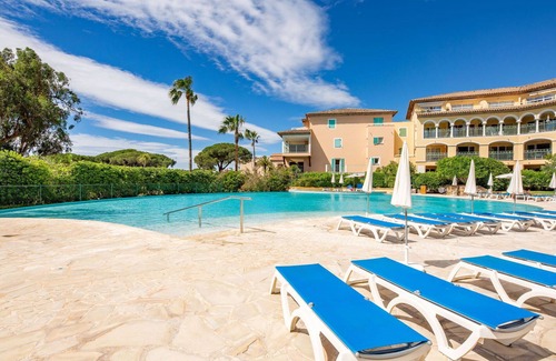 Plage de la Garonnette Apartment | Beautiful apartment for 4 people with pool, WIFI, A/C, TV and terrace