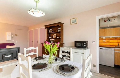 Meschers-sur-Gironde Apartment | Beautiful apartment for 4 people with WIFI, TV and balcony