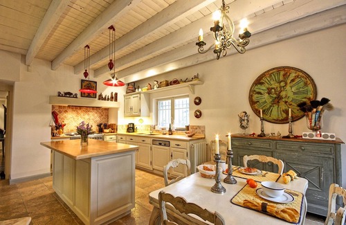 St.-Remy-de-Provence House | Beautiful Renovated Luxury Villa in St. Remy De Provence with pool and WIFI