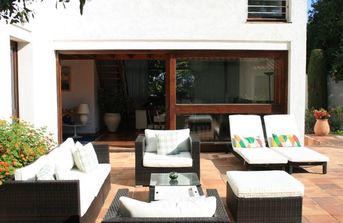 Le Brusc House | Beautiful character house with swimming pool in a quiet location 5' walk from the port of Le Brusc