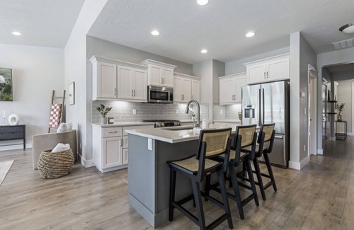 Meridian House | Beautiful, fresh, modern 3 bed 2 bath home